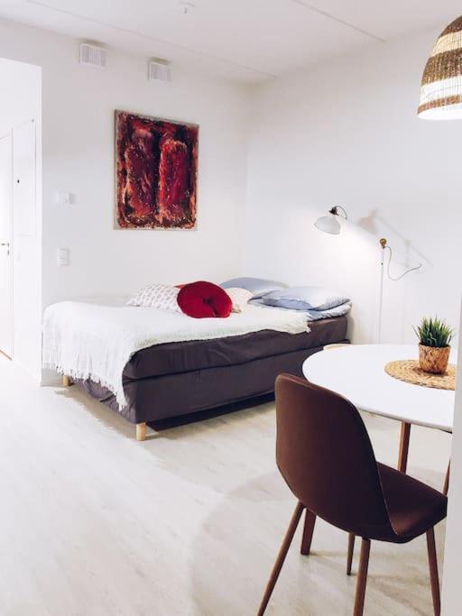 New Studio Cherry Near Helsinki Airport In Kivistoe Βάνταα Εξωτερικό φωτογραφία